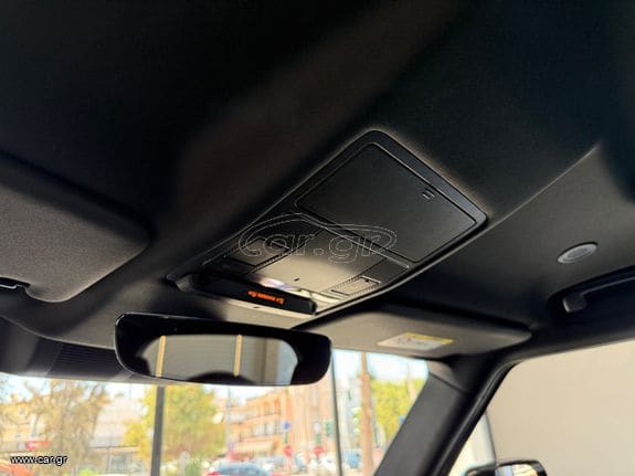 Land Rover Defender 2021 P400e Plug-In