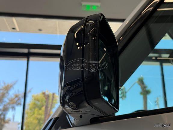 Land Rover Defender 2021 P400e Plug-In