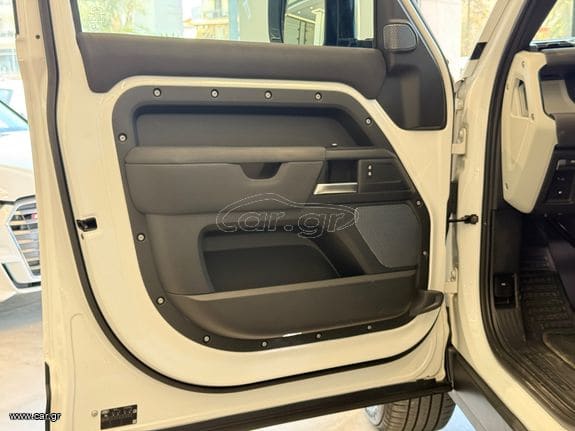 Land Rover Defender 2021 P400e Plug-In