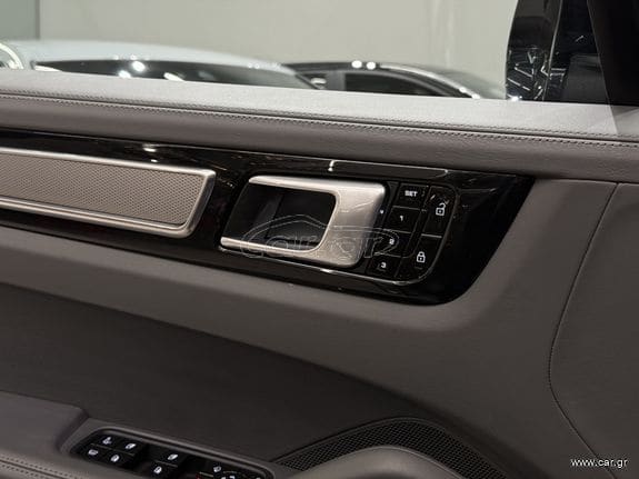 Porsche Cayenne 2019 S E-HYBRID/PANO/SPORT EXHAUST