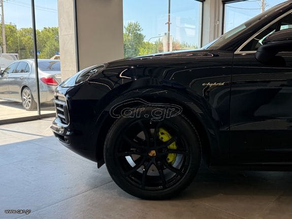Porsche Cayenne 2019 S E-HYBRID/PANO/SPORT EXHAUST
