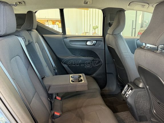 Volvo XC40 2020 T3 MOMENTUM / LED