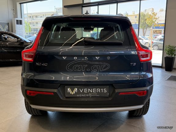 Volvo XC40 2020 T3 MOMENTUM / LED