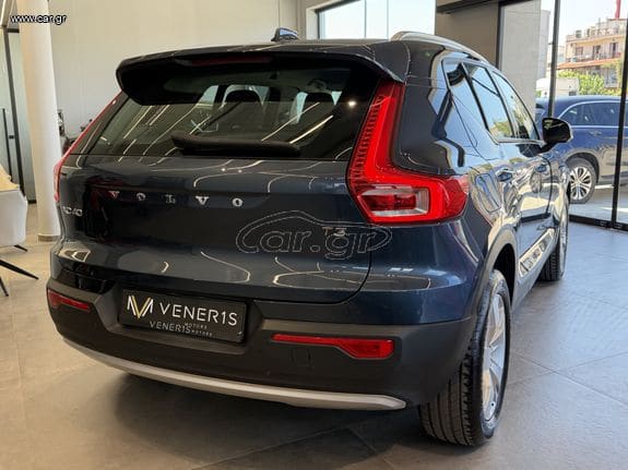 Volvo XC40 2020 T3 MOMENTUM / LED