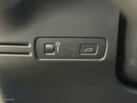Volvo XC40 2020 T3 MOMENTUM / LED