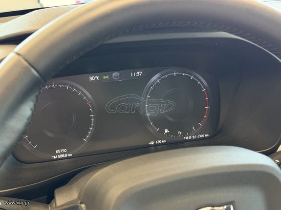 Volvo XC40 2020 T3 MOMENTUM / LED