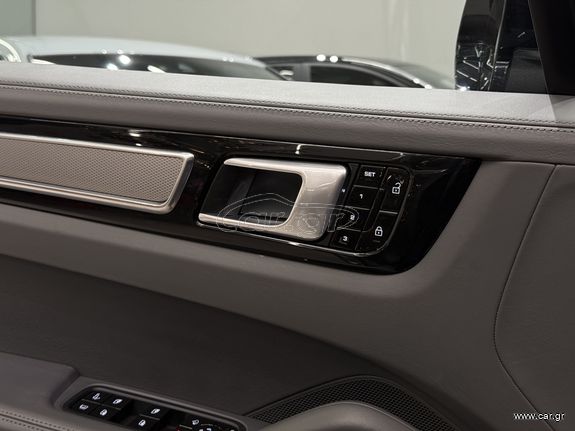 Porsche Cayenne 2019 S E-HYBRID/PANO/SPORT EXHAUST