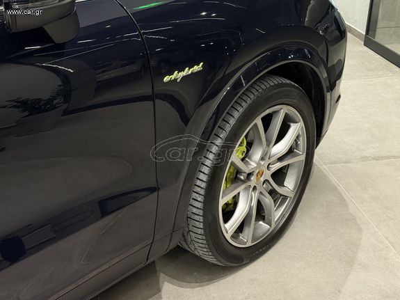 Porsche Cayenne 2019 S E-HYBRID/PANO/SPORT EXHAUST