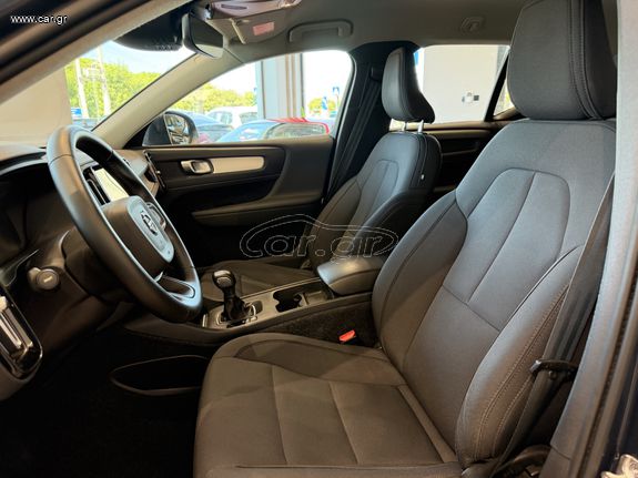 Volvo XC40 2020 T3 MOMENTUM / LED