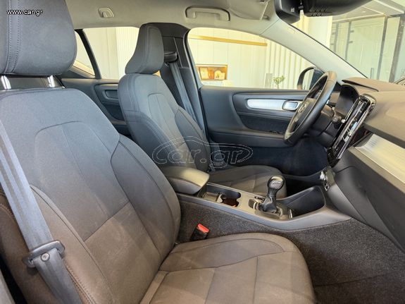 Volvo XC40 2020 T3 MOMENTUM / LED