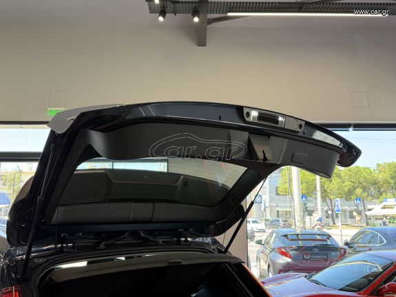 Volvo XC40 2020 T3 MOMENTUM / LED